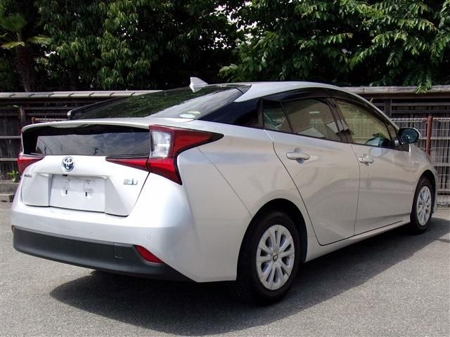 Toyota PRIUS 2019-06 3275-1