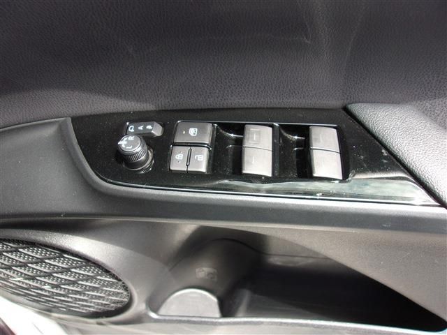 Toyota PRIUS 2019-06 3275-19