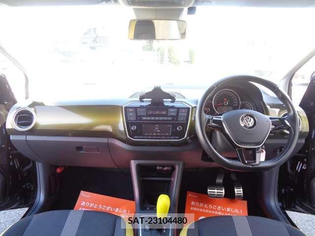 VolksWagen UP! 2017-09 205549-11