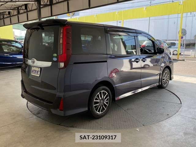 Toyota NOAH 2014-09 279495-19