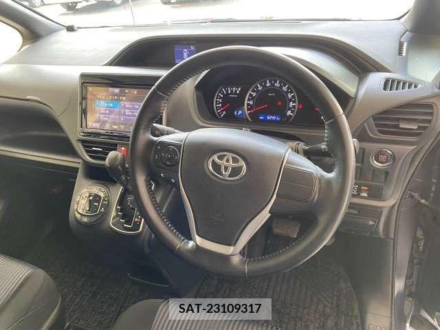 Toyota NOAH 2014-09 279495-9