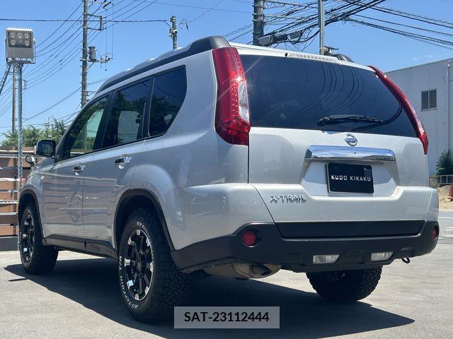 Nissan X-TRAIL 2012-07 335420-2