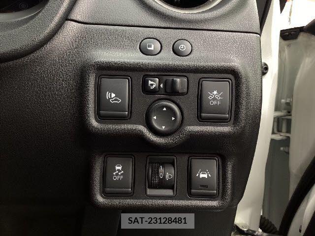 Nissan NOTE 2017-08 232377-5