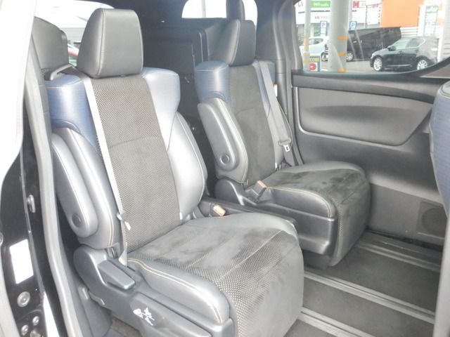 Toyota VELLFIRE 2017-03 17233-15