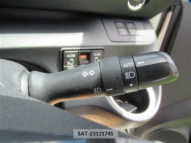 Toyota SIENTA 2019-07 344572-23