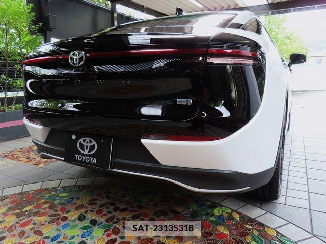 Toyota CROWN 2023-07 296603-1