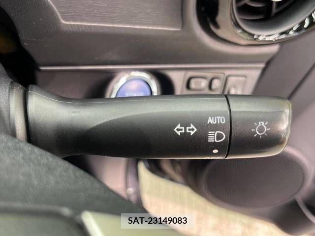 Toyota AQUA 2015-09 356227-7