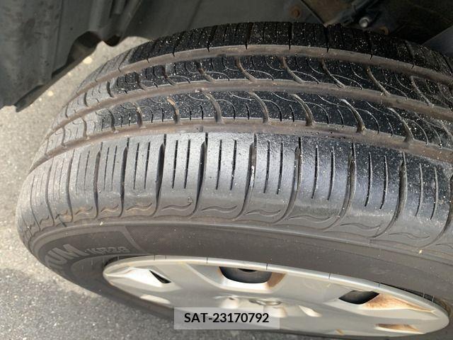Toyota VOXY 2010-03 379356-16
