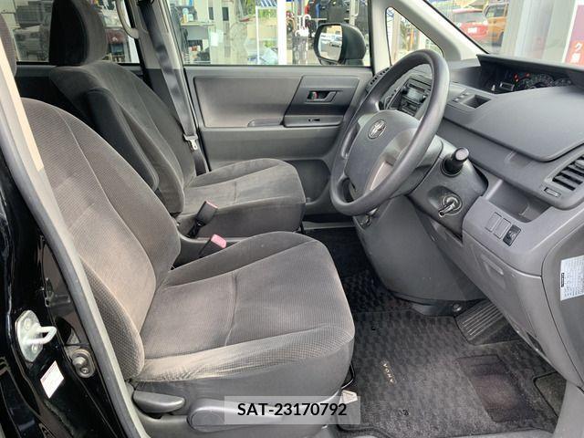 Toyota VOXY 2010-03 379356-10