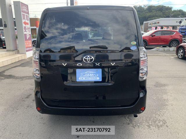Toyota VOXY 2010-03 379356-8