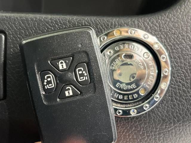 Toyota VOXY 2011-07 13275-6