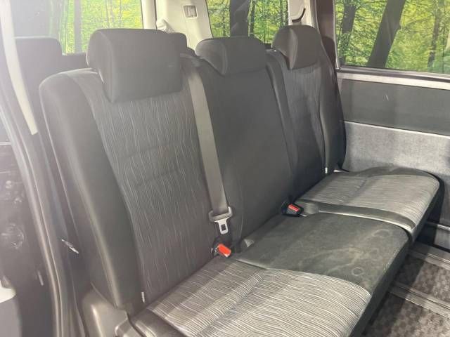 Toyota VOXY 2011-07 13275-8