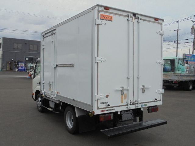 Hino DUTRO 2012-03 3383-6