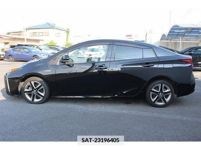 Toyota PRIUS 2019-10 351952-9