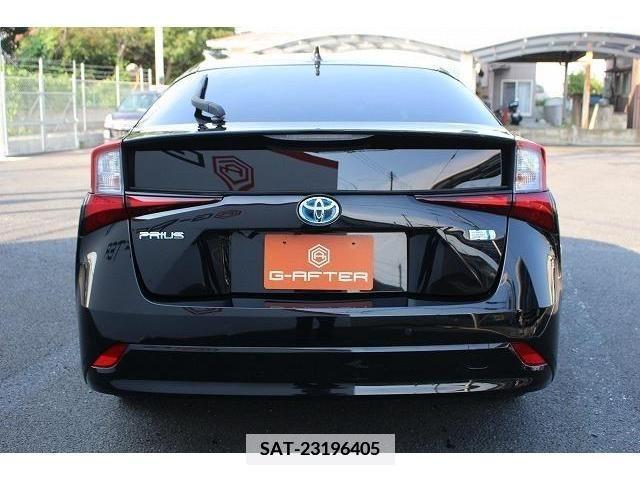 Toyota PRIUS 2019-10 351952-8