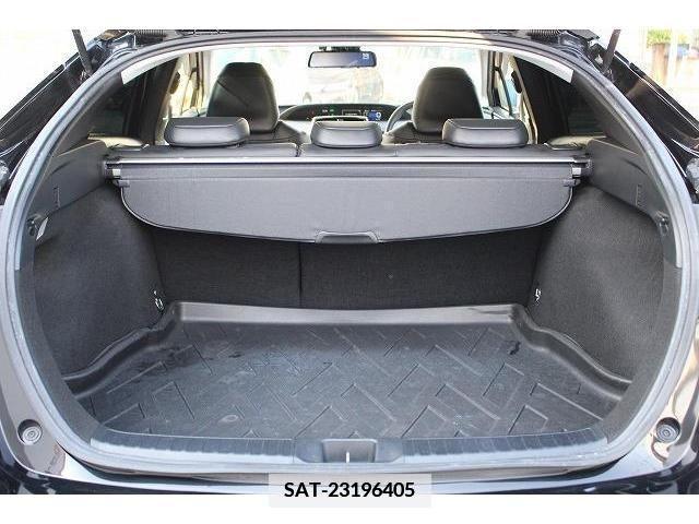 Toyota PRIUS 2019-10 351952-17