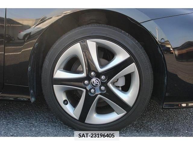 Toyota PRIUS 2019-10 351952-12