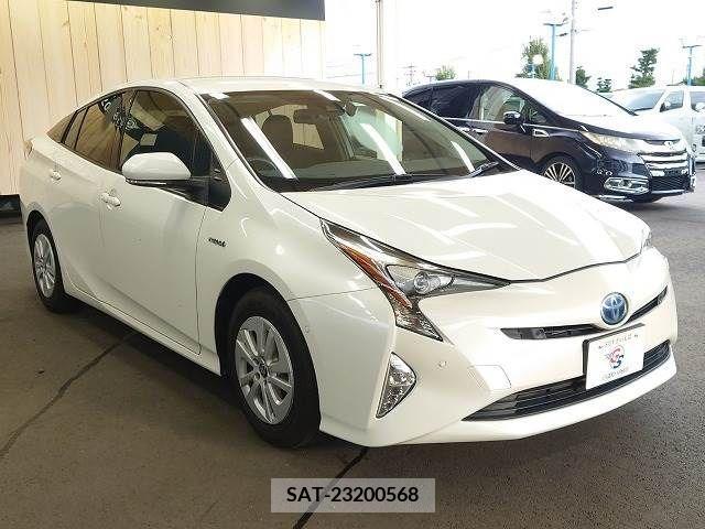 Toyota PRIUS 2017-07 348341-12