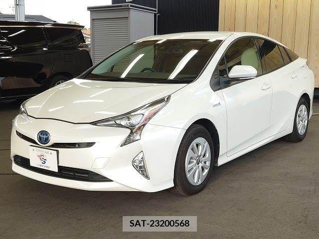 Toyota PRIUS 2017-07 348341-11
