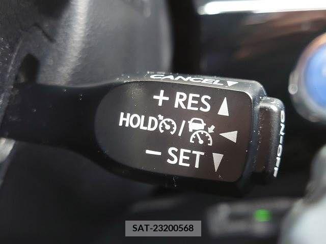 Toyota PRIUS 2017-07 348341-6