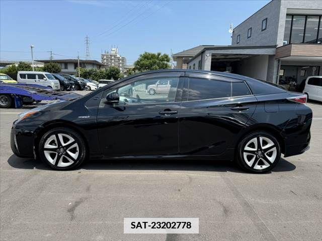 Toyota PRIUS 2016-06 366708-11
