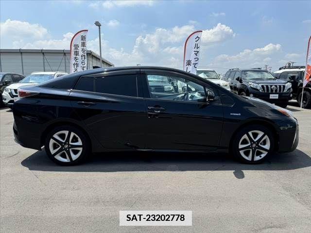 Toyota PRIUS 2016-06 366708-10