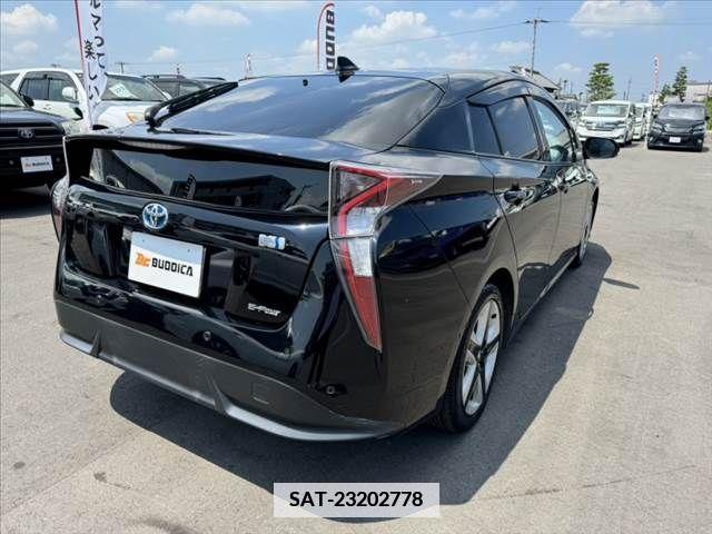 Toyota PRIUS 2016-06 366708-14