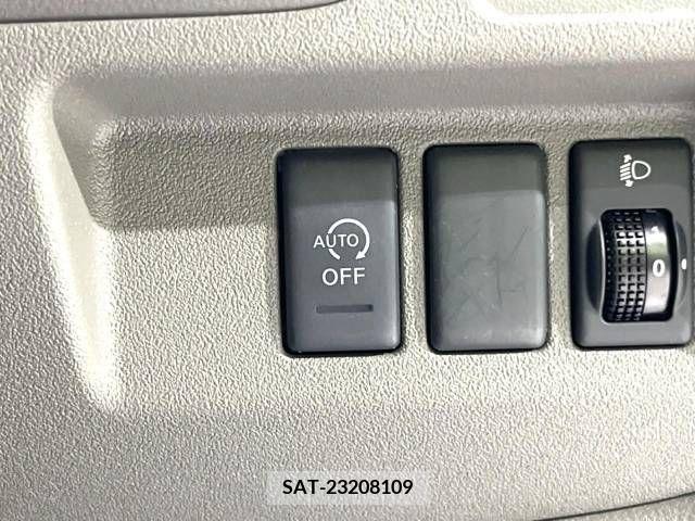 Nissan MARCH 2014-02 338712-6