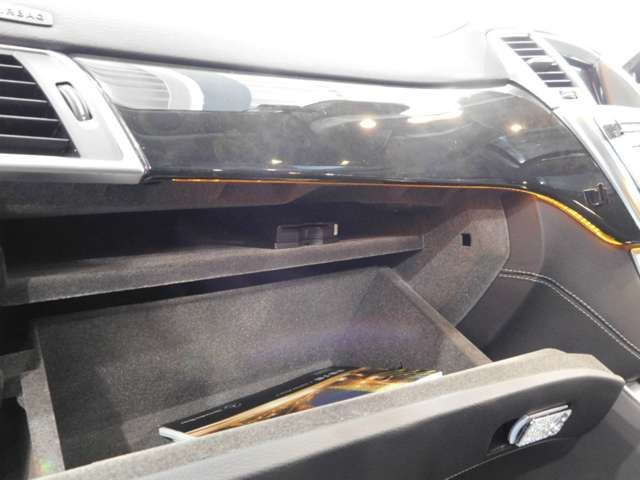 Mercedes Benz GL-CLASS 2015-08 196335-17