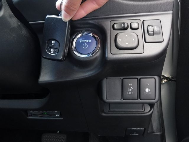 Toyota AQUA 2015-06 13585-13