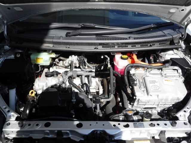 Toyota AQUA 2015-06 13585-19
