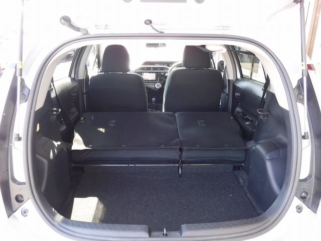 Toyota AQUA 2015-06 13585-17