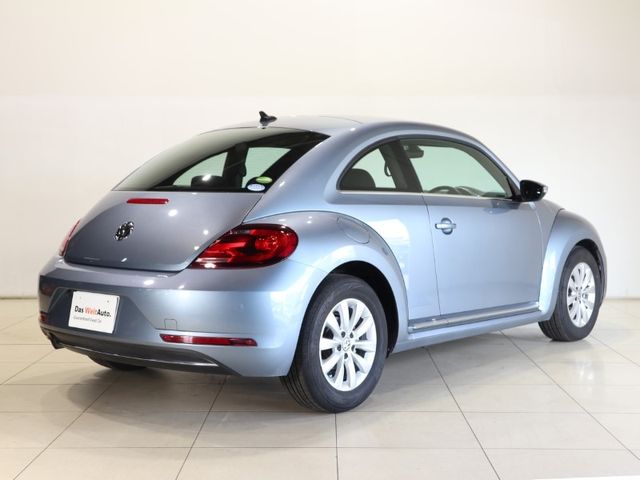 VolksWagen THE BEETLE 2017-08 24102-7