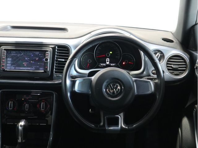 VolksWagen THE BEETLE 2017-08 24102-10