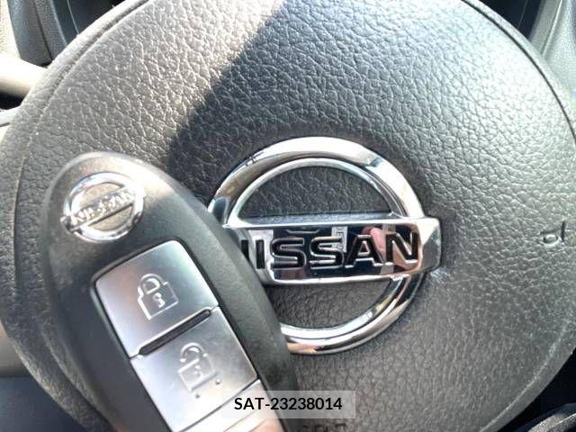 Nissan NOTE 2013-11 302332-4
