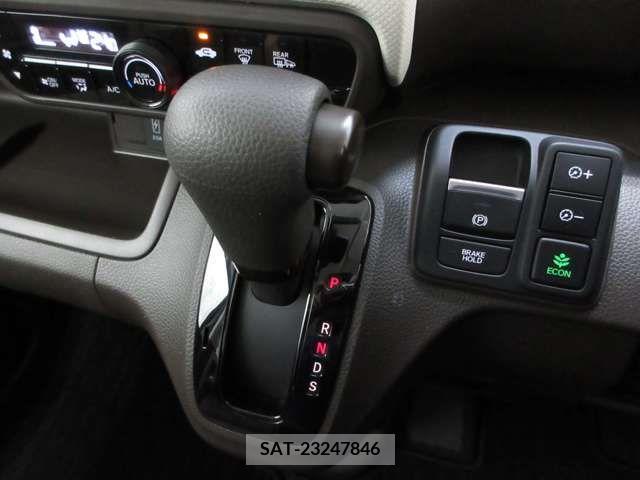 Honda N BOX 2022-08 278868-17