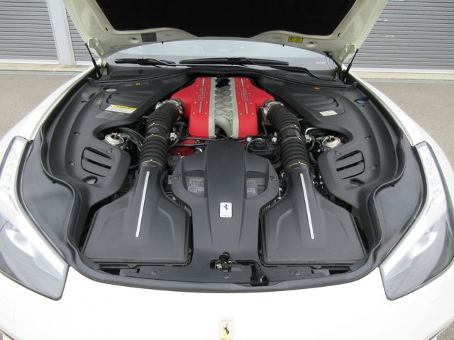 Ferrari GTC4 2017-02 3306-28