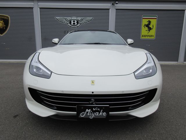 Ferrari GTC4 2017-02 3306-3