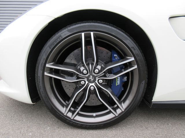 Ferrari GTC4 2017-02 3306-6