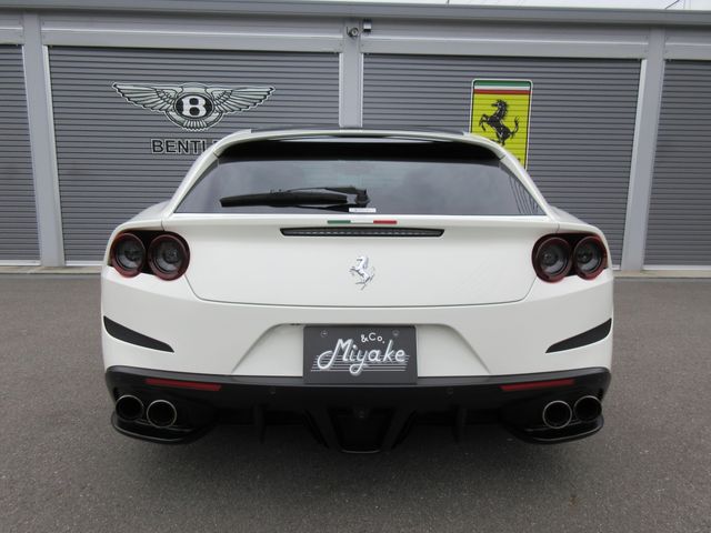 Ferrari GTC4 2017-02 3306-10