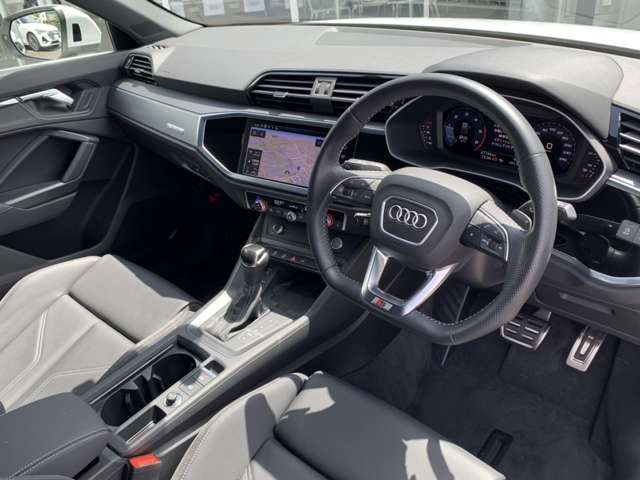 Audi Q3 2020-09 27232-8