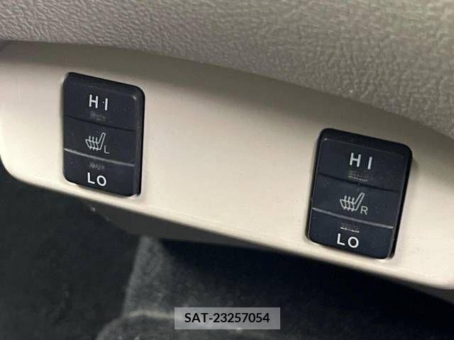 Toyota SIENTA 2016-05 376973-6