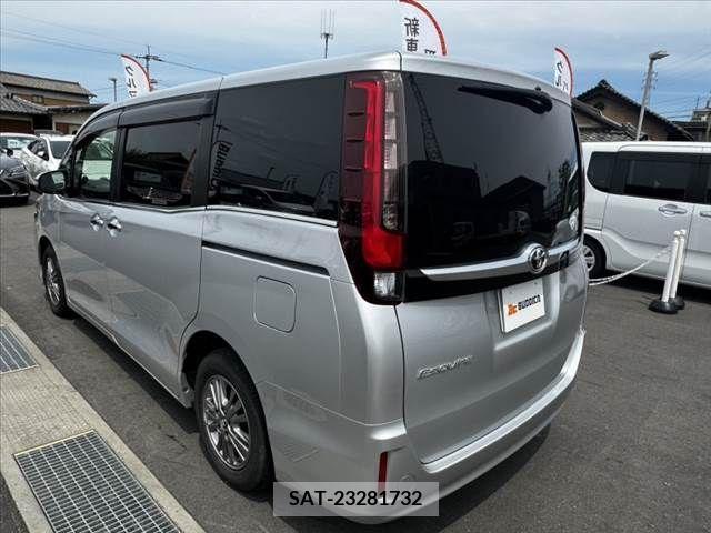 Toyota ESQUIRE 2016-04 268489-12