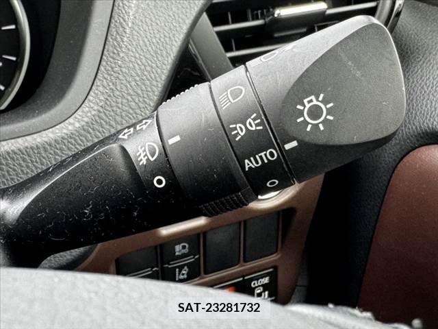 Toyota ESQUIRE 2016-04 268489-5