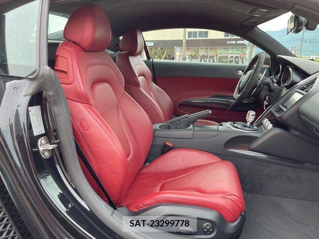 Audi R8 2011-12 320121-10