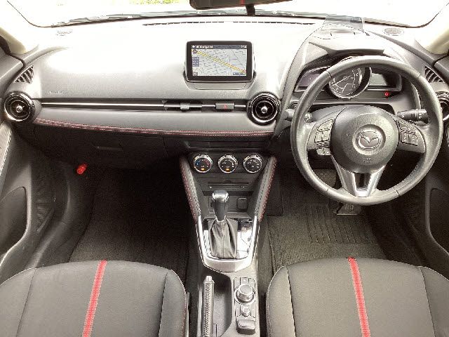 Mazda DEMIO 2015-01 4156-1