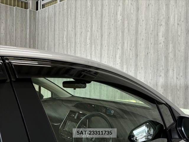 Toyota PRIUS 2021-06 385220-28