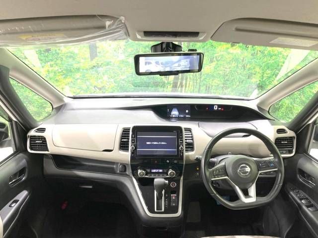 Nissan SERENA 2017-08 185891-1