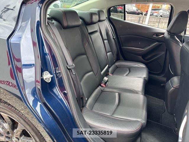 Mazda AXELA 2016-01 300969-20