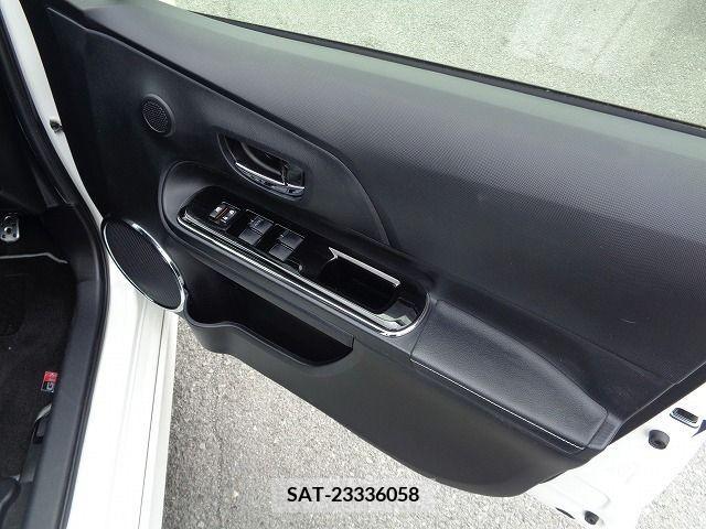 Toyota AQUA 2018-07 260276-17